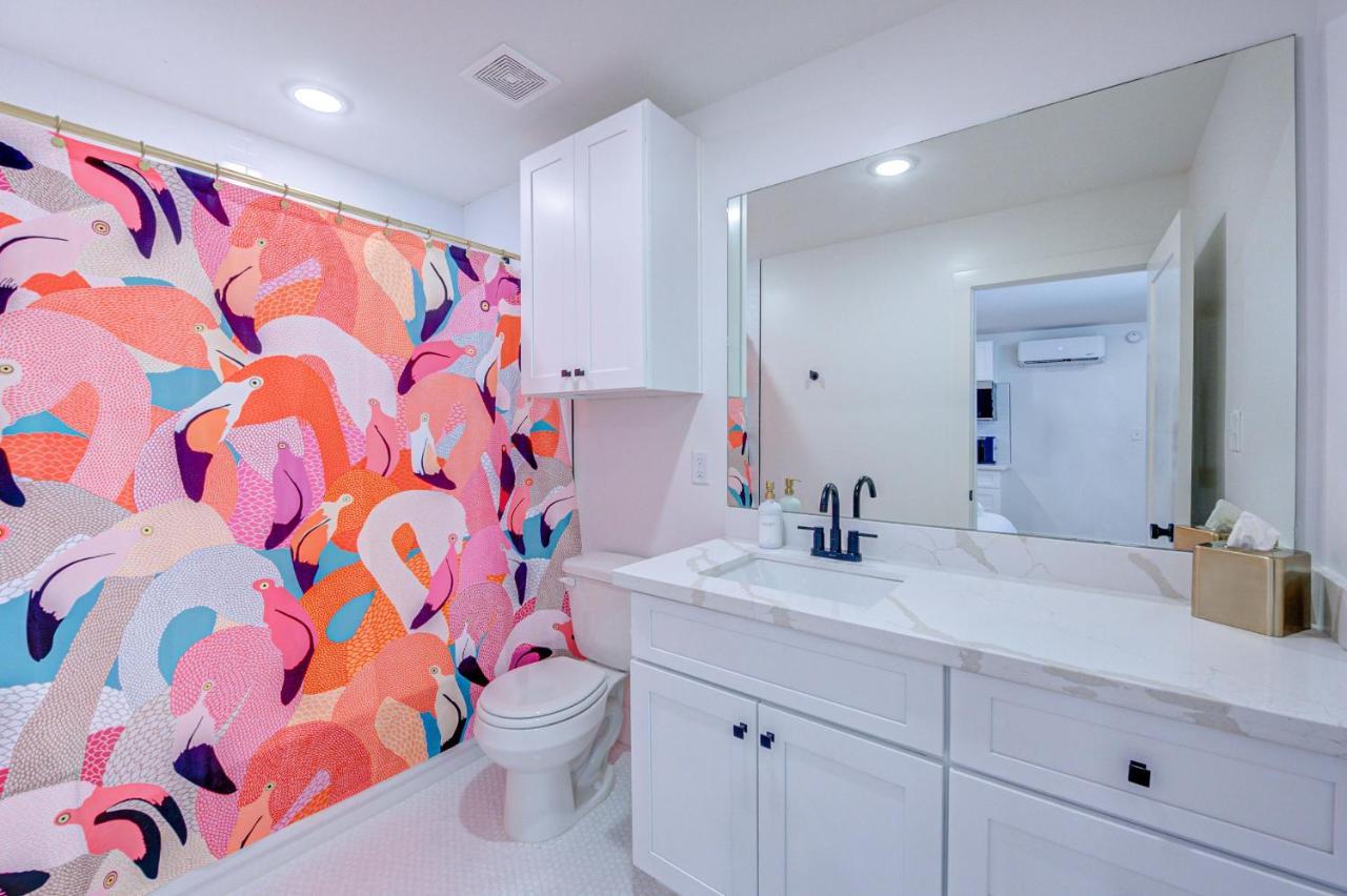 Pink Flamingo Studio Apartment Galveston Eksteriør billede